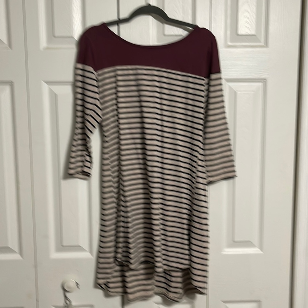 Casual dress. Horizontal stripes. Size large. Shorter but a high/low.